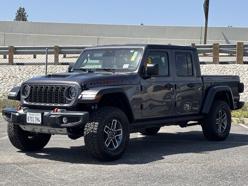 Used 2026 Jeep Gladiator Mojave AWD/4WD image 7
