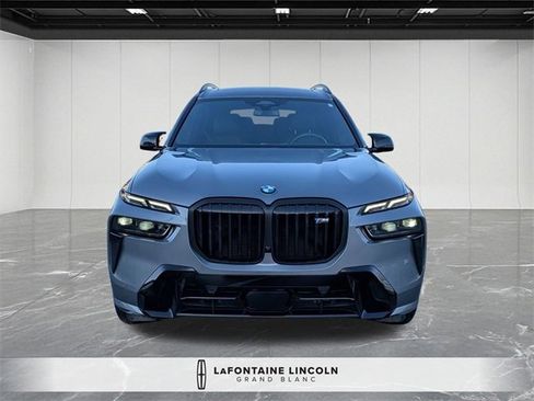 Used 2025 BMW X7 M60i w/ Climate Comfort Package image 8
