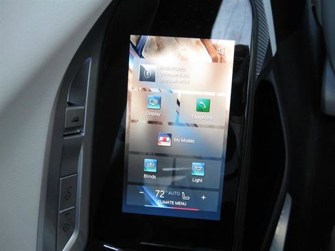 Used 2024 BMW 760i xDrive w/ Premium Package 2 image 10