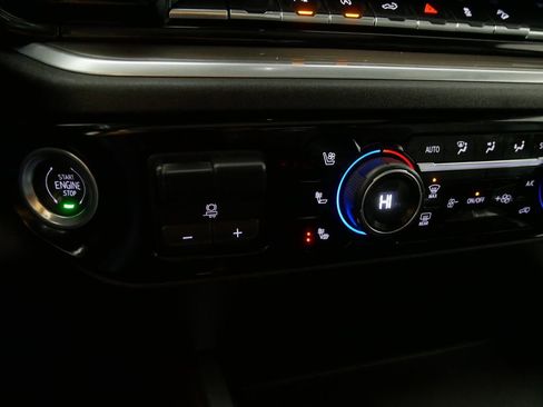 Used 2022 Chevrolet Silverado 1500 High Country w/ Z71 Off-Road Package image 25