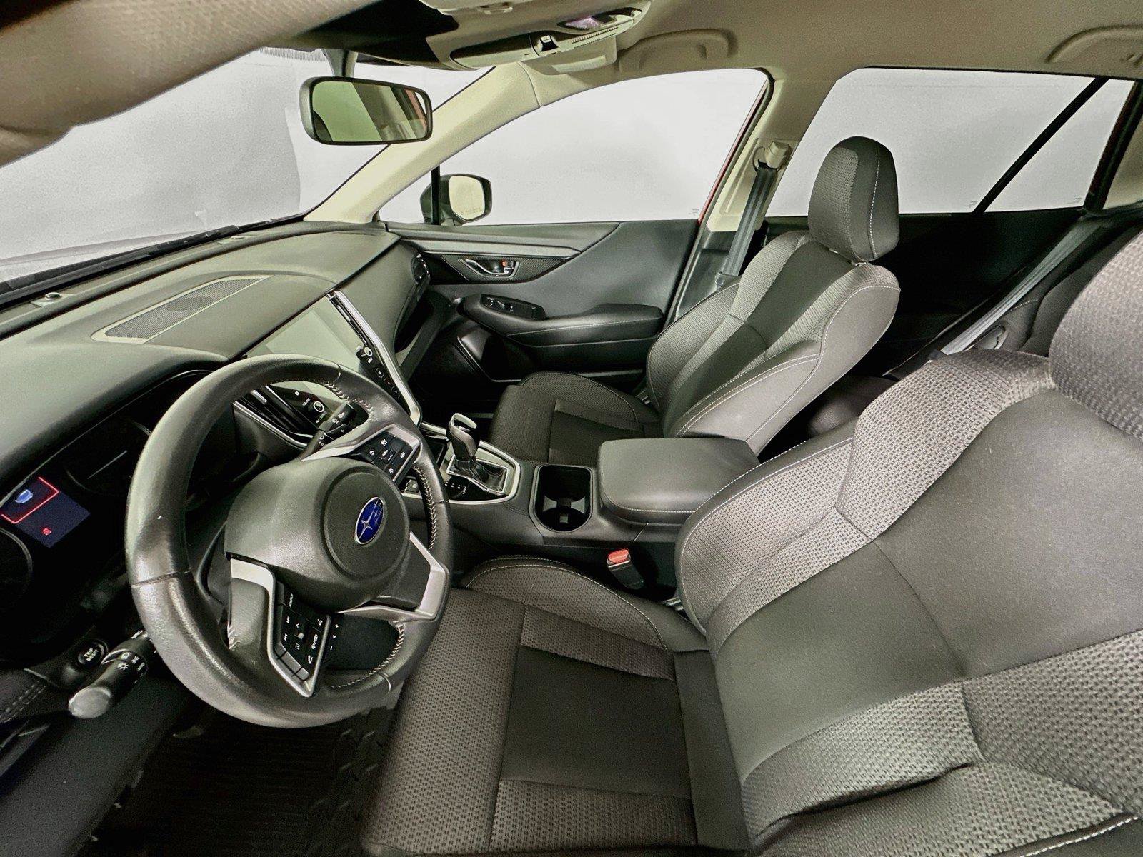 Used 2025 Subaru Outback Premium AWD/4WD image 5
