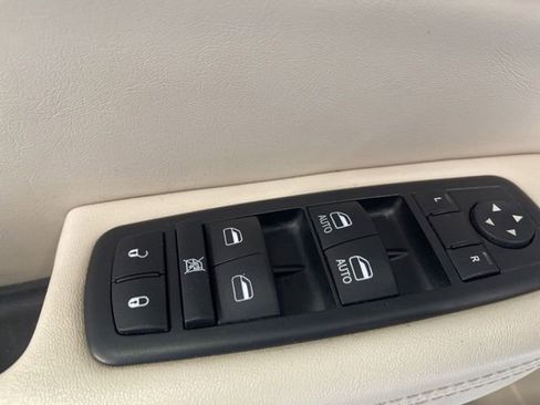 Used 2015 Chrysler 200 C w/ Navigation & Sound Group I image 17