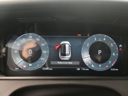 Used 2024 Land Rover Range Rover Velar Dynamic SE image 9