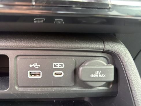 Used 2025 Honda Pilot TrailSport image 27