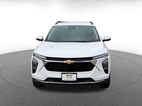 Used 2025 Chevrolet Trax LT image 4