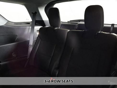 Used 2022 Ford Explorer XLT image 5