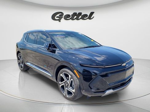 Used 2025 Chevrolet Equinox EV LT w/ Convenience Package II image 3