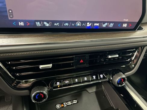 New 2026 Chevrolet Suburban High Country image 17