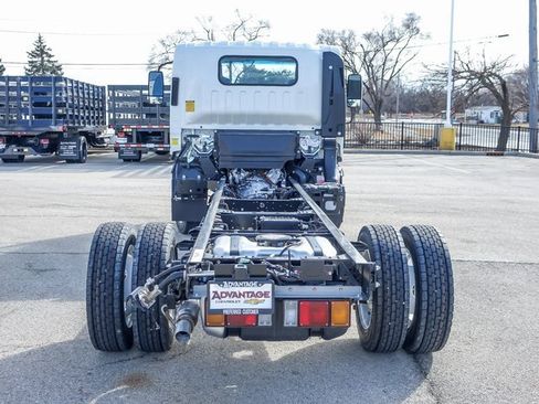 New 2025 Chevrolet Low Cab Forward image 4