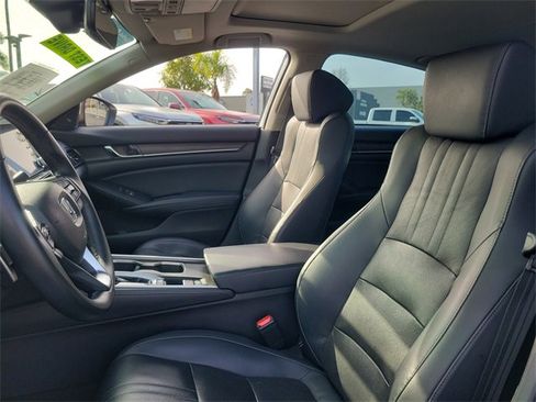 Certified 2018 Honda Accord Touring image 17