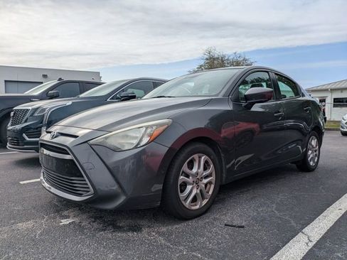 Used 2017 Toyota Yaris iA image 1