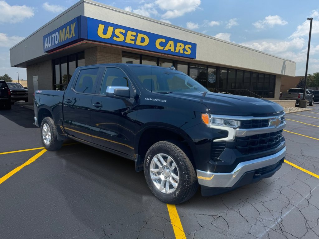 Used 2024 Chevrolet Silverado 1500 LT AWD/4WD image 4