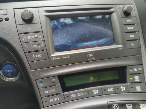 Used 2013 Toyota Prius Four image 9