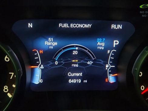 Used 2019 Jeep Compass Limited FWD image 41
