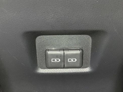 Used 2022 Toyota RAV4 XLE Premium FWD image 16
