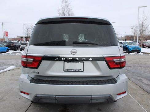Used 2021 Nissan Armada SV image 8