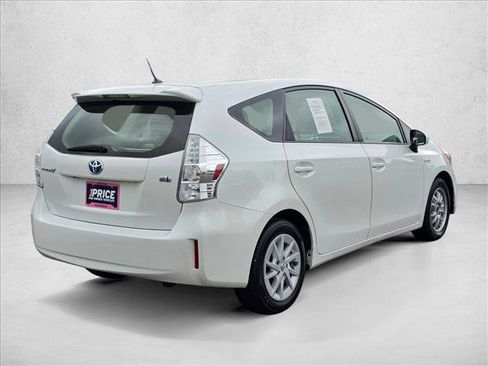 Used 2014 Toyota Prius V Two FWD image 5