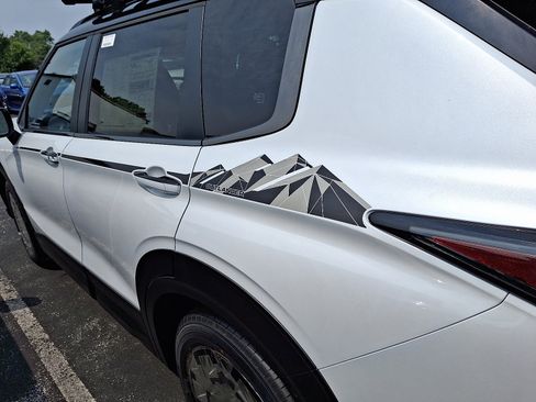 New 2025 Mitsubishi Outlander Trail Edition image 4