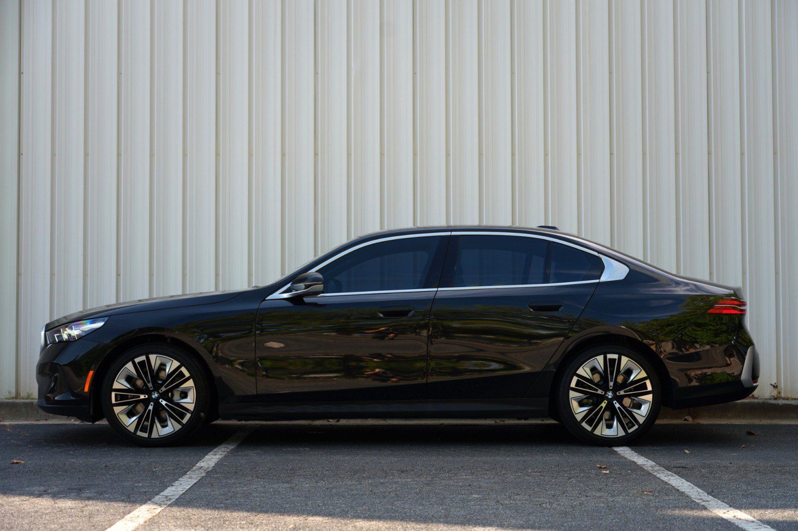Used 2024 BMW 530i w/ Convenience Package RWD image 9