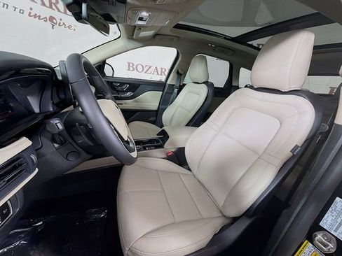 New 2026 Lincoln Corsair Premiere image 22