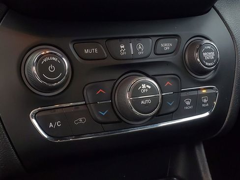 Used 2019 Jeep Cherokee High Altitude image 25