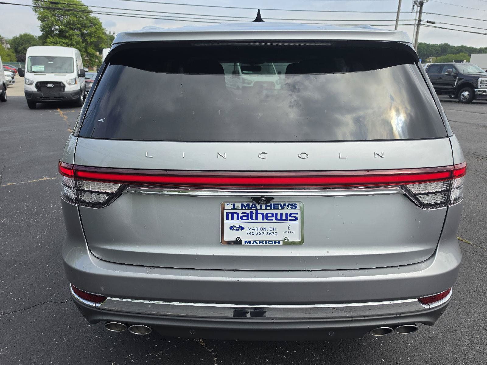Used 2023 Lincoln Aviator AWD w/ Premium Package image 3