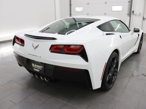 Used 2019 Chevrolet Corvette Stingray Coupe w/ 1LT RWD image 4