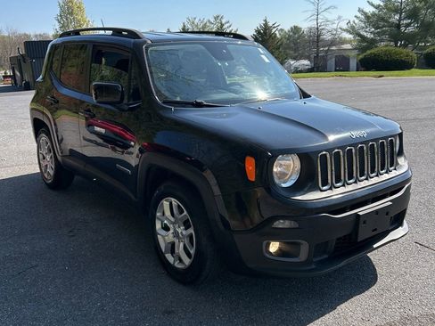 Used 2017 Jeep Renegade Latitude image 4