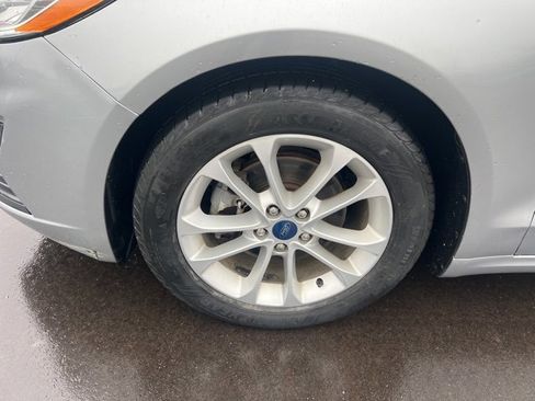 Used 2020 Ford Fusion SE image 9