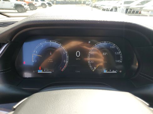 New 2025 Jeep Grand Cherokee Limited w/ Black Appearance Package image 15