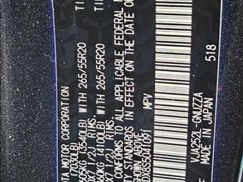 Used 2025 Lexus GX 550 w/ Cold Area Package AWD/4WD image 16