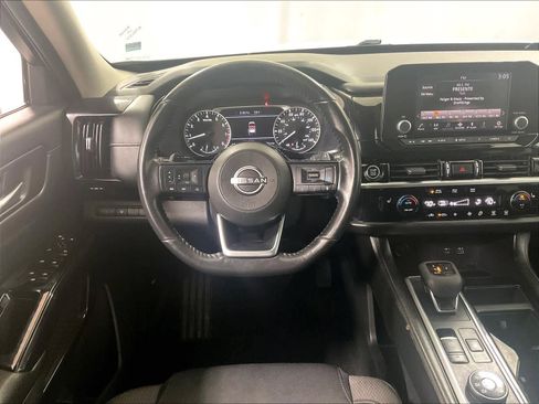 Certified 2022 Nissan Pathfinder SV image 18