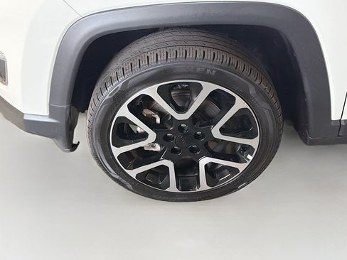 Used 2021 Jeep Compass Limited w/ Sun and Sound Group AWD/4WD image 11