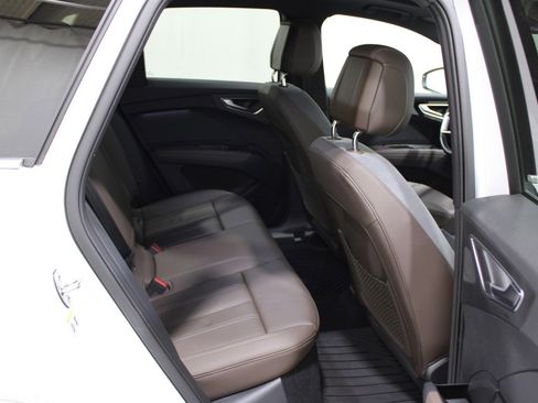 Used 2024 Audi Q4 e-tron Premium Plus image 23