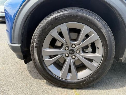 Used 2022 Ford Explorer XLT w/ Equipment Group 202A image 11