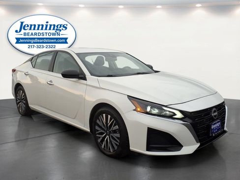 Used 2025 Nissan Altima 2.5 SV FWD image 29