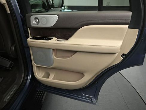 Certified 2023 Lincoln Navigator Reserve AWD/4WD image 30