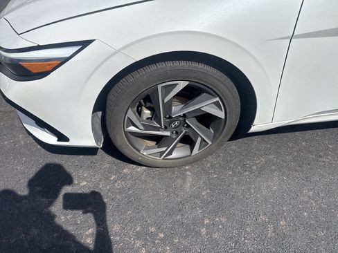 Used 2025 Hyundai Elantra SEL FWD image 11