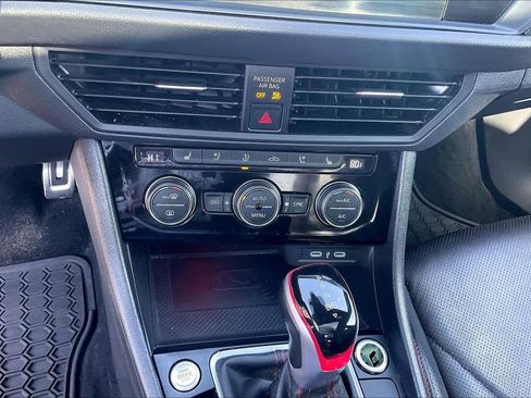 Used 2024 Volkswagen Jetta GLI Autobahn w/ GLI Black Package image 33