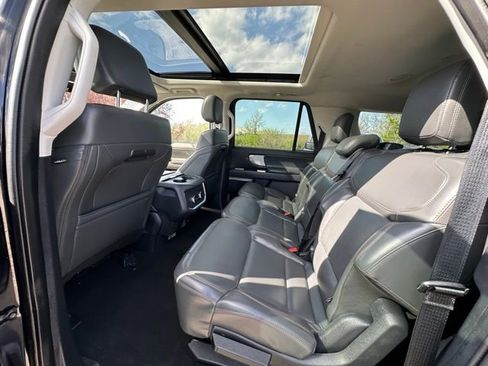 Used 2025 Ford Expedition Max Active AWD/4WD image 18