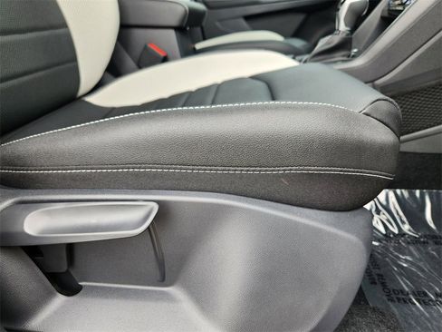 New 2025 Volkswagen Taos SEL image 19