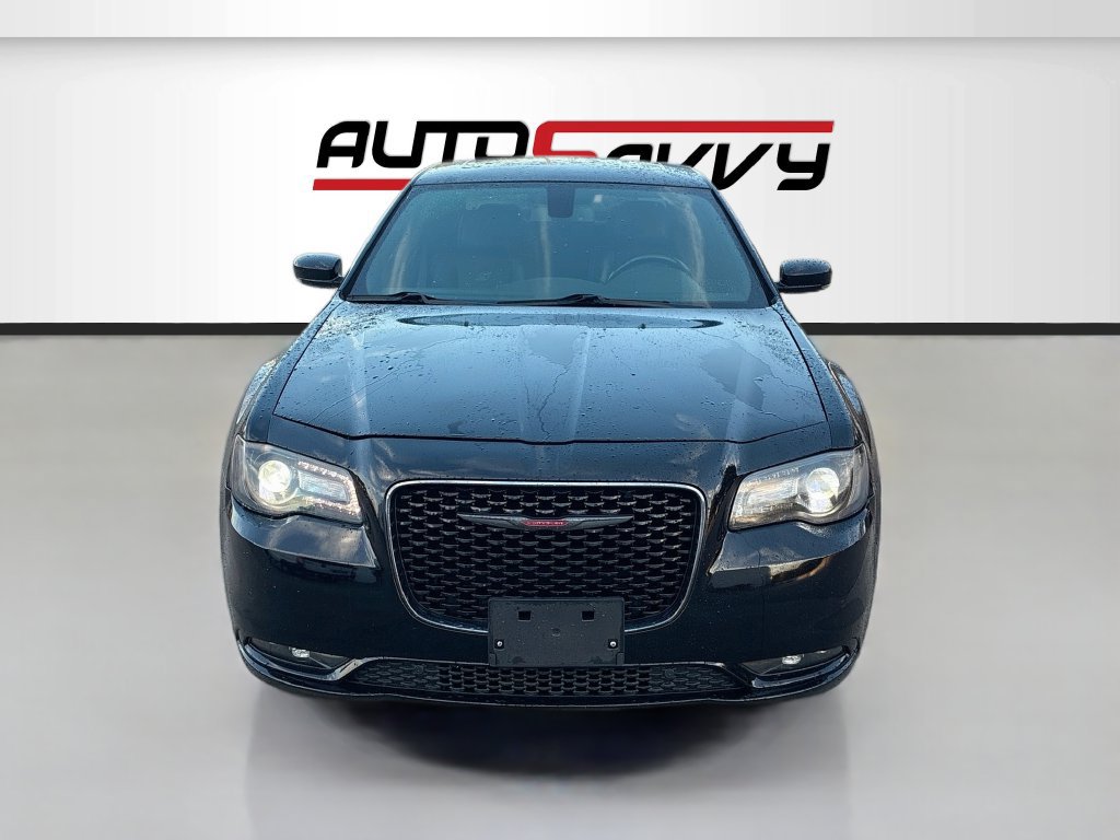 Used 2022 Chrysler 300 S RWD image 2