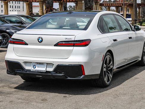 New 2026 BMW 740i RWD image 6