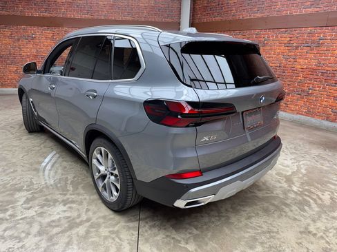 Used 2026 BMW X5 xDrive40i w/ Climate Comfort Package AWD/4WD image 2