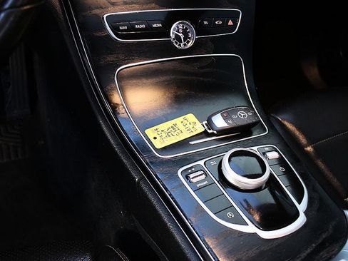 Used 2019 Mercedes-Benz C 300 Sedan image 11