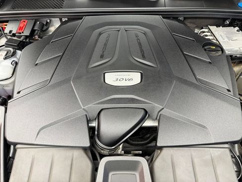 Used 2023 Porsche Cayenne Platinum Edition AWD/4WD image 20