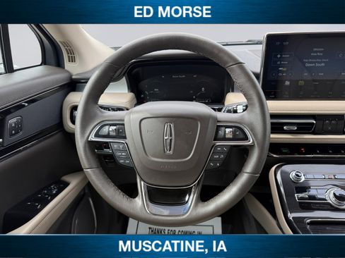 Used 2022 Lincoln Nautilus AWD w/ Premium Package image 12