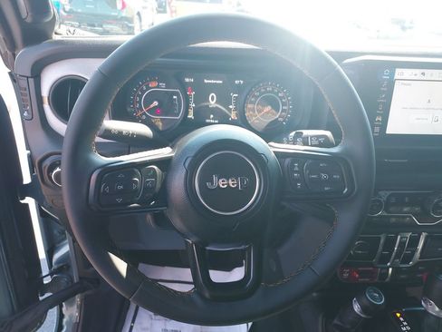 Used 2024 Jeep Wrangler Unlimited Sport AWD/4WD image 20