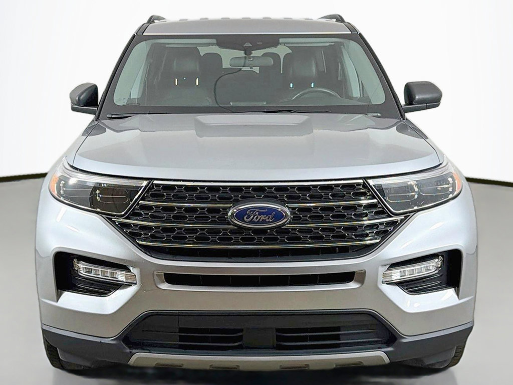 Used 2023 Ford Explorer XLT w/ Equipment Group 202A AWD/4WD image 12