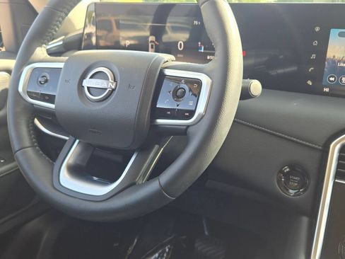 Used 2025 Nissan Armada SV AWD/4WD image 7